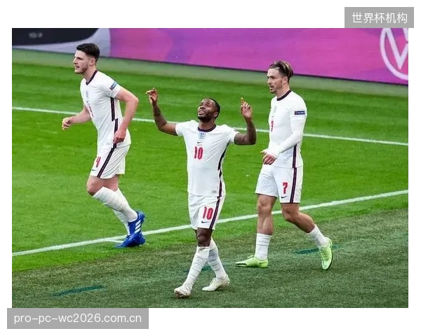 韩国队首战将迎战捷克,洪明甫的三后卫体系将面临对方高空球的直接冲击。 韩国队首战将迎战捷克,洪明甫的三后卫体系将面临对方高空球的直接冲击。